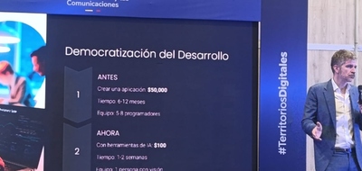 Foto de presnetadores en conferencia de Col40 Bogotá